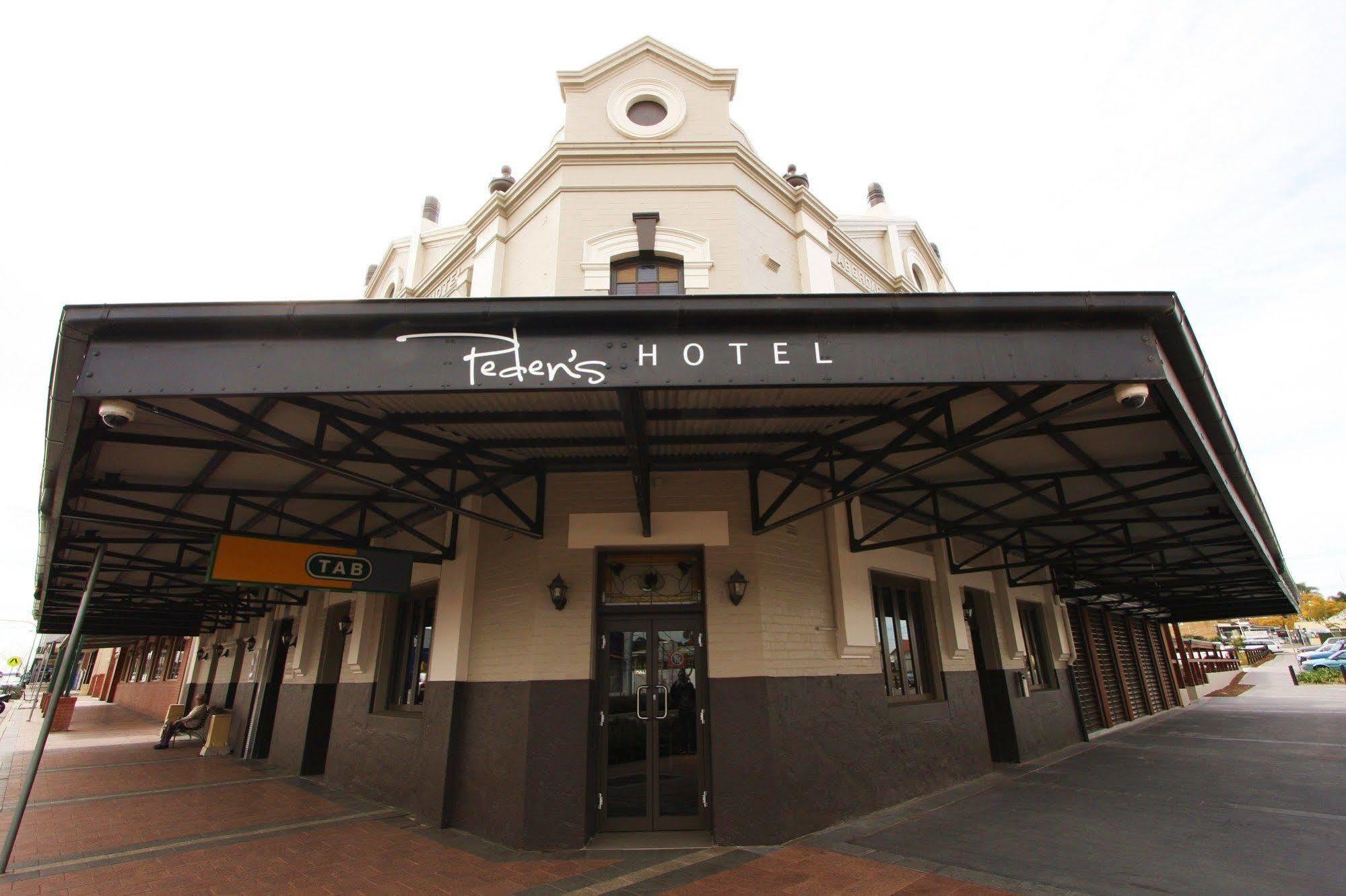 Peden'S Hotel เซสส์น็อก ภายนอก รูปภาพ